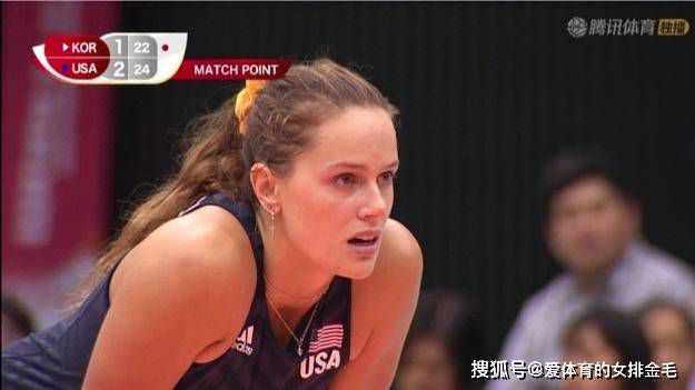 见面会中，林更新还与粉丝上演;互撩互夸的戏码，土味情话与真情表白齐飞，还有男观众送上;辣条和花束，惹得全场欢笑连连